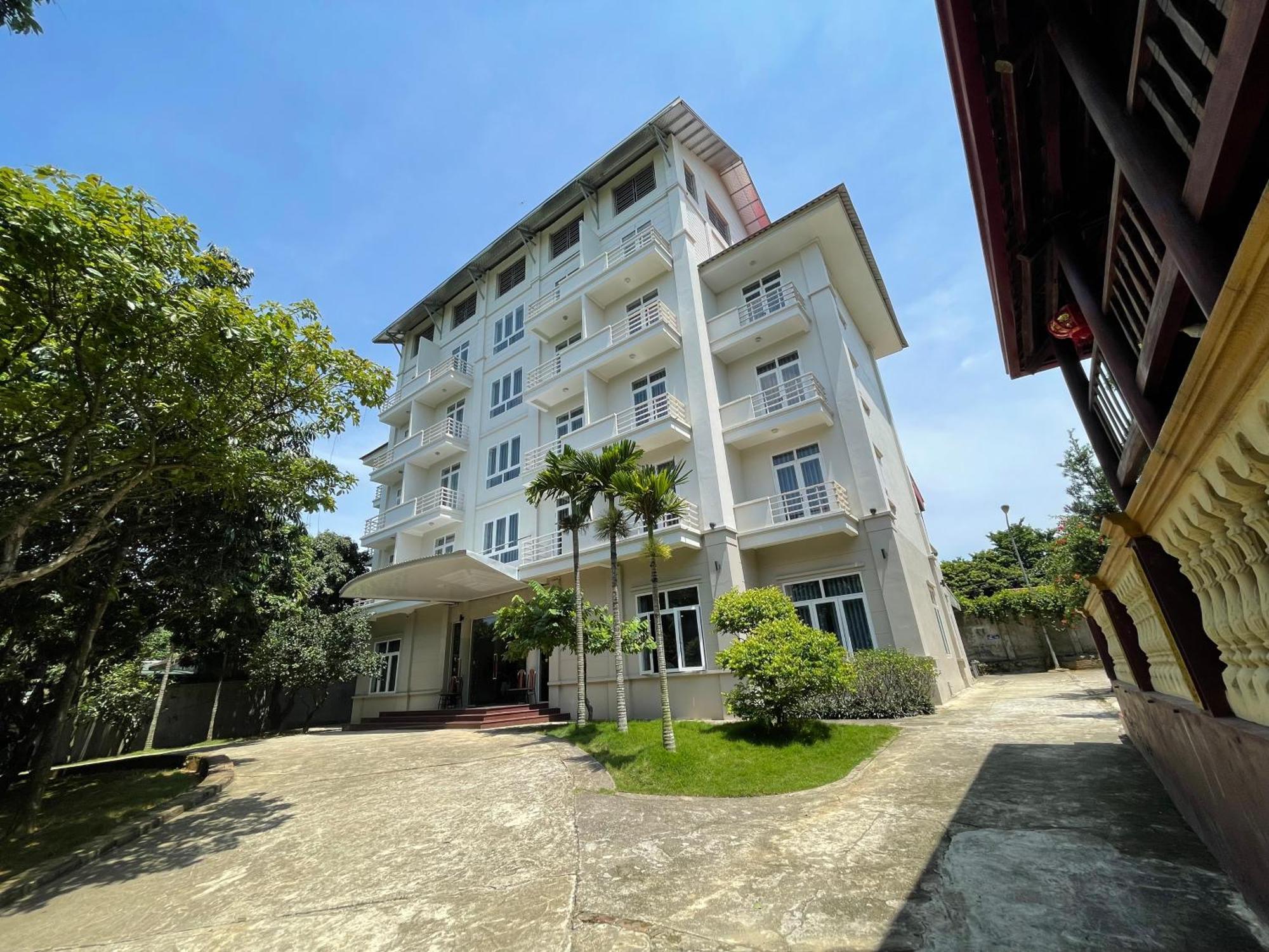 Thien Binh Hotel Hòa Bình Eksteriør bilde